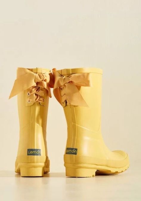 Duck Boats, Cheap Raincoats, Yellow Rain Boots, Cute Rain Boots, Raincoat Outfit, Vinyl Raincoat, North Face Rain Jacket, Yellow Raincoat, Dog Raincoat