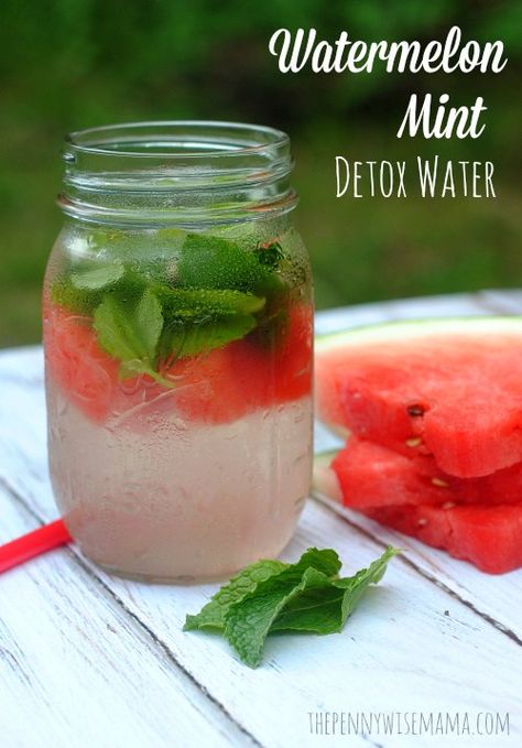 Mint Water Benefits, Cucumber Mint Water, Mint Detox Water, Healthy Detox Cleanse, Detox Waters, Mint Water, Lemon Diet, Lemon Detox, Detox Diet Plan