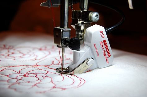 Bernina 880, Bernina Serger, Colchas Quilting, Bernina Sewing Machine, Bernina Sewing, Sewing Equipment, Beginner Sewing Projects Easy, Leftover Fabric, Quilting Techniques