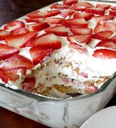 تشيز كيك بالفراولة, Strawberry Icebox Cake, Baked Strawberries, Strawberry Cream Cheese, Icebox Cake, Strawberry Cream, Strawberry Desserts, Strawberry Recipes, Food Cakes