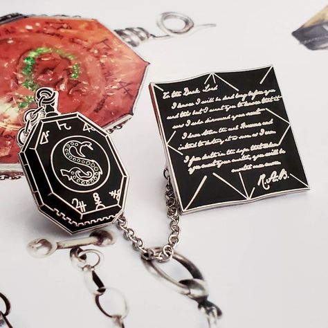 Regulus Black Jewelry, Black Locket, Black Keychain, Slytherin Pride, Regulus Black, Black Jewelry, Letter Set, Alex And Ani Charm Bracelet, Locket