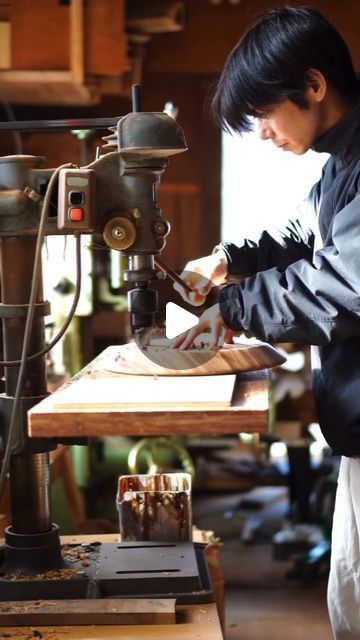 Australian Wood Review on Instagram: "Making a sturdy stool using machine and hand tool processes. The seat is made from monkey pod wood and the legs from walnut. Video by @tatsunori_tsunetou  #woodreview #woodworking #design  #studiofurniture #details #cabinetdesign #designermaker #processporn #furnituredesign #furniturestudio #furnituredetails #finefurniture #woodjoinery #joinerydetails #designstudio" Woodworking Design, Monkey Pod Wood, Joinery Details, Studio Furniture, Wood Joinery, Furniture Details, Hand Tool, Cabinet Design, Fine Furniture