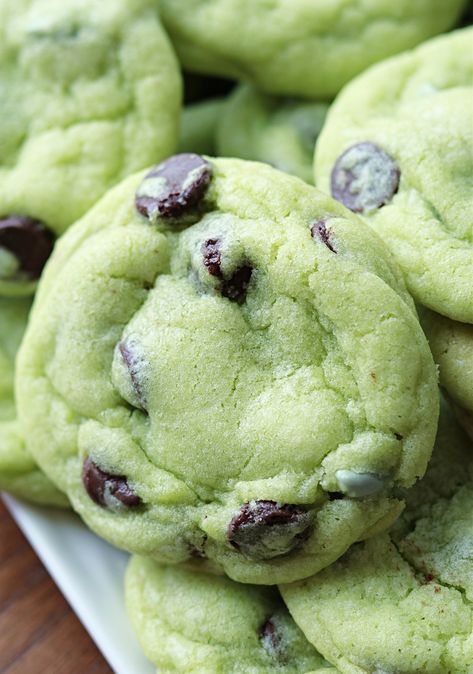 Mint Chocolate Chip Cookie Recipe, Andes Mint Cookies, Mint Chocolate Chip Cookies, Mint Chocolate Chip, Easy Holiday Recipes, Desserts Vegan, Mint Cookies, Best Cookie Recipes, Mint Chocolate Chips