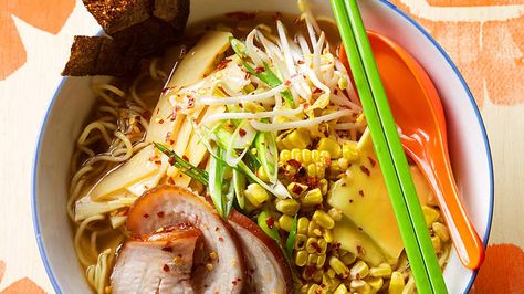 Sapporo Ramen (Miso-Based) : SBS Food Sapporo Ramen Recipe, Sapporo Ramen, Fresh Ramen Noodles, Miso Chicken, Ramen Recipe, Red Miso, Homemade Ramen, Steamed Green Beans, Sbs Food