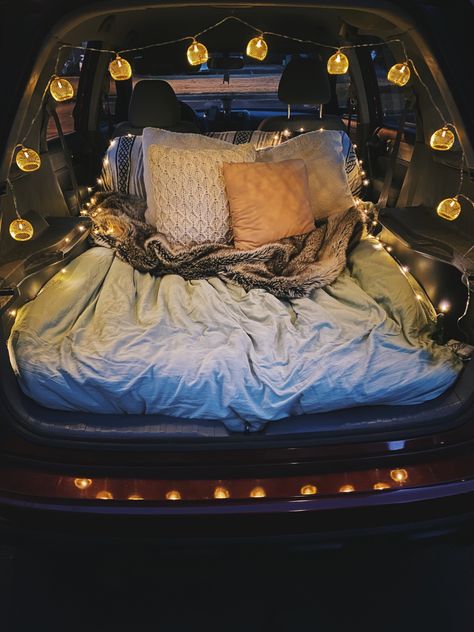 Car Fairy Lights, Crv Aesthetic, Car Camping Aesthetic, Battery Powered Outdoor Lights, Car Sleepover, Camping Date, Cozy Car, Truck Canopy, Romantic Camping