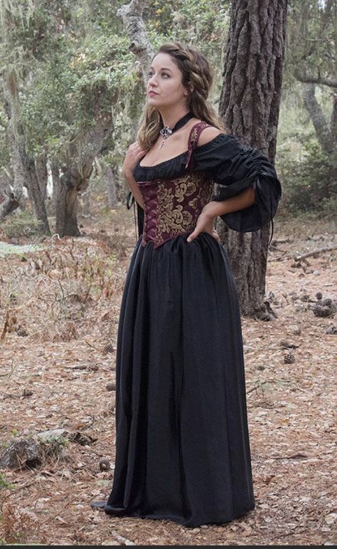 Black Rennaisance Dress, Witchy Corset Outfit, Plus Size Rennaisance Outfits, Black Ren Faire Outfit, Reinassance Fair Outfit, Ren Faire Outfits Plus Size, Renisance Aesthetic Outfits, Renisance Festival Outfit, Renfest Costume Women