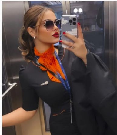 Cabin Crew Nails, Female Pilot Aesthetic, Pilot Aesthetic, Flight Girls, Flight Attendant Fashion, Flight Attendant Uniform, Female Pilot, Fly Girl, Cabin Crew