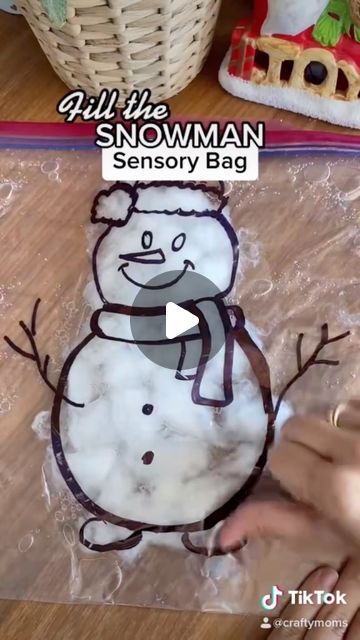 Stephanie & Katrina | Crafty Moms on Instagram: "FILL THE SNOWMAN ☃️SENSORY BAG  This is our first Christmas themed sensory bag and we love it! The best part is that you can make it with stuff you probably have at home.  To create this you will need:  a ziploc bag, permanent marker, 1/4 cup of hair gel or hand sanitizer, 1/2 cup of water and some cotton.  My kids loved it! Is great to develop and strengthen the muscles of the hand and fingers. We hope you like this activity! Follow us for more 💫  Don’t forget to save this post if you want to make it later or share it to someone who might like it or need it. . . . . . . . . . #sensorybag  #kidsactivities #activitiesforkids #activitiesfortoddlers #toddlersactivity  #montessoriathome #montessoritoddler #waldorf #homeschool #homeschoollife #g Hair Gel Sensory Bag, Winter Sensory Bags, Christmas Sensory Bags, Ziplock Bag Painting, Gel Sensory Bags, Sensory Bag Ideas, Baby Christmas Activities, Christmas Sensory Activities, Muscles Of The Hand