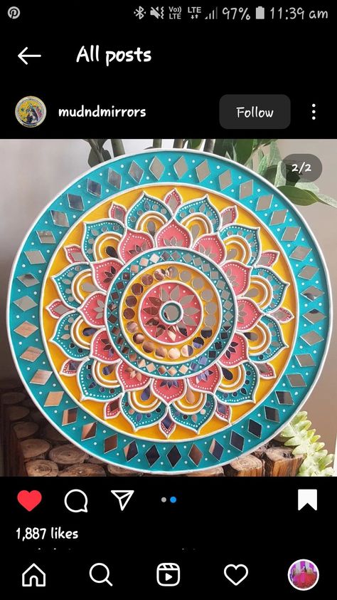 Mirror Work Clay Art, Mud Art Mirror Work Design, Lippen Art For Diwali, Handmade Rangoli For Diwali, Lippin Art Mirror, Lipan Art On Canvas, Lipan Art Design Drawing, Mud Mirror Art On Wall, Lippin Art Easy