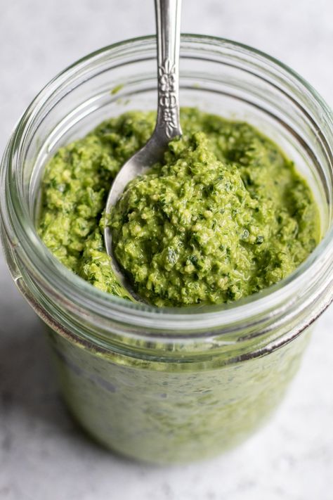 Quick Pickled Vegetables, Parsley Recipes, Parsley Pesto, Creamy Pesto Sauce, Vegan Dips, Quick Pickled, Vegan Pesto, Creamy Pesto, Healthy Dips