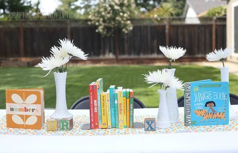 Childrens Books Baby Shower Centerpieces, Baby Boy Shower Table Centerpieces, Centerpieces Books, Marble Party, Book Shower, Book Centerpieces, Storybook Baby Shower, Rag Garland, Book Theme