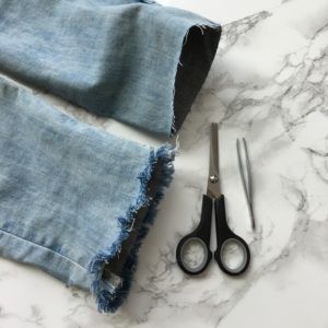 Fray Hem Jeans Diy, How To Fray Jeans Diy, Fray Denim Diy, How To Distress Jean Hems, How To Distress The Bottom Of Jeans, How To Make Frayed Hem Jeans, How To Distress Jeans Hem, Destress Jeans Diy, How To Fray Bottom Of Jeans Diy