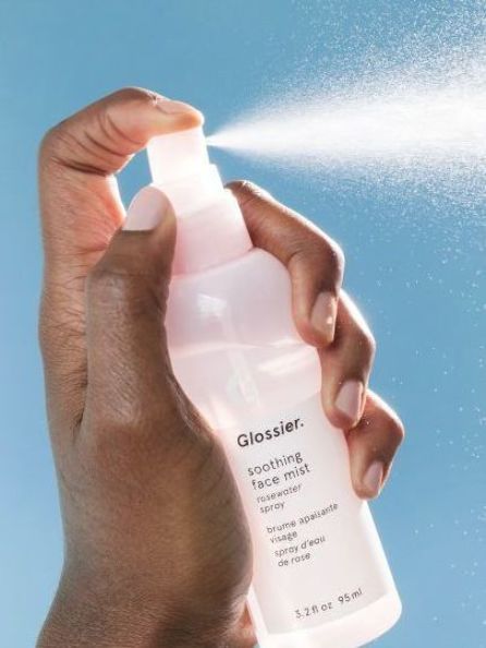 Glossier Soothing Face Mist, Refreshing rosewater spray, 4 fl oz, gentle and natural skin soother th Get Rid Of Forehead Wrinkles, Products Display, Products Packaging, Face Spray, Forehead Wrinkles, Beauty Tips For Face, Beauty Products Photography, Face Mist, Face Hydration