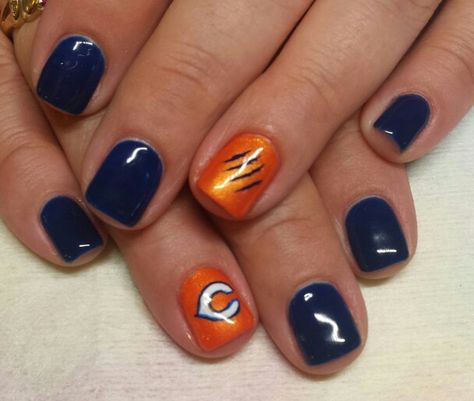 Chicago Bears gel polish nails Chicago Bears Nail Designs, Chicago Bears Nails Art, Chicago Bears Nails, Nails Football, Football Nail Designs, Nails Beige, Boring Nails, Gel Polish Nails, Sports Nails