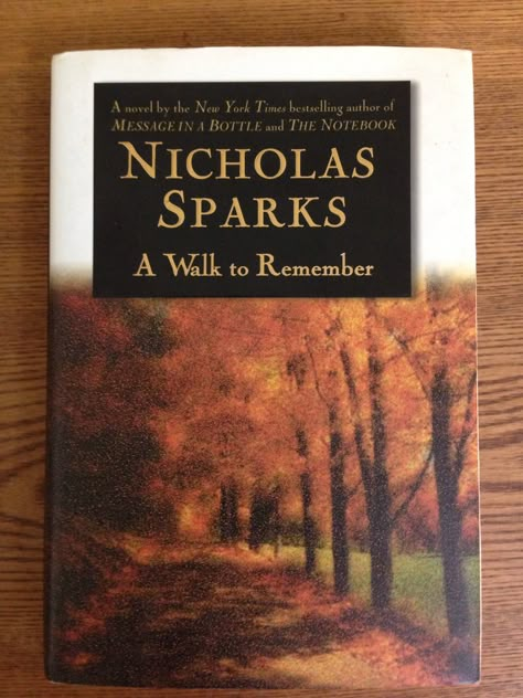 A Walk To Remember Book Cover, Nicholas Sparks Books Aesthetic, A Walk To Remember Book, Jamie And Landon, Bookworm Things, Throwback Movies, Nicholas Sparks Books, Shane West, A Walk To Remember