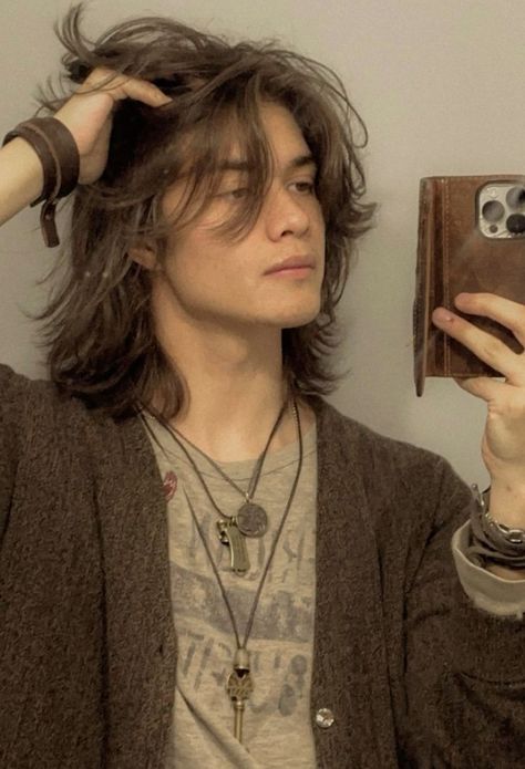 Hair Color Ideas For Men Long Hairstyles, Fluffy Medium Hair Men, 90s Grunge Aesthetic Hair, Cryptidcore Hairstyles, Shoulder Length Hair Guys, Wolf Cut Men Straight Hair Long, Trans Masc Haircut Long, Masculine Medium Hair, Guys With Shoulder Length Hair