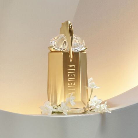 Alien Goddess Eau de Parfum - Mugler | Sephora Mugler Alien Goddess, Alien Goddess, Mugler Alien, Goddess Style, Expensive Perfume, Floral Perfume, Vanilla Perfume, Key Notes, Perfume Lover