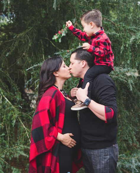 Mistletoe kisses and Christmas wishes. Christmas family photo/ Family Mistletoe Picture, Tree Farm Family Christmas Pictures, Holiday Maternity Photoshoot Family, Family Of 3 Christmas Card Photo Ideas, Christmas Maternity Family Photos, Pregnant Family Christmas Photos, Family Christmas Pictures Pregnancy Announcement, Maternity Christmas Pictures Family, Family Christmas Maternity Photos