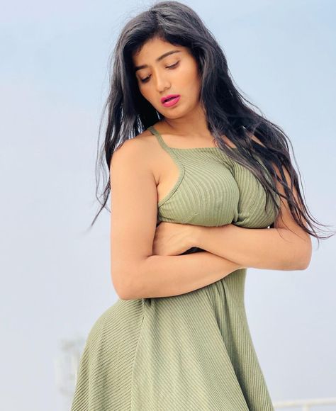 Neha Singh Instagram, Neha Singh, Bff Photoshoot Poses, Instagram Reel, Beautiful Photoshoot, Beautiful Dresses Short, Insta Models, Beautiful Smile Women, India Beauty