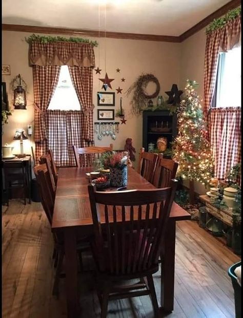 Primitive Cottage Decor, Farmhouse Primitive Living Room, Cabin Dining Room, Primitive Country Kitchen, Country Style Dining Room, Primitive Dining Room, Primitive Dining Rooms, Primitive Living Room, Primitive Living