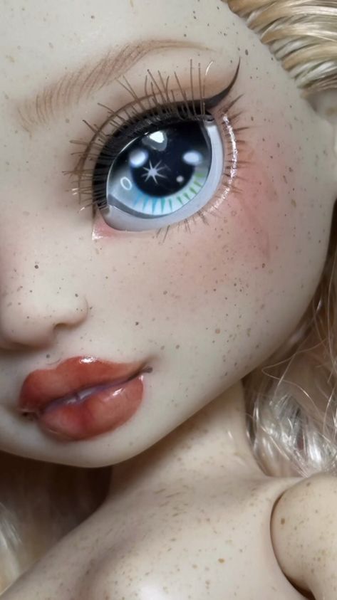 Doll Repaint Ideas, Ooak Rainbow High Doll, Ooak Rainbow High, Lol Doll Repaint, Omg Dolls Aesthetic, Rainbow High Makeup, Lol Omg Dolls Aesthetic, Rainbow High Doll Repaint, Rainbow High Victoria Whitman