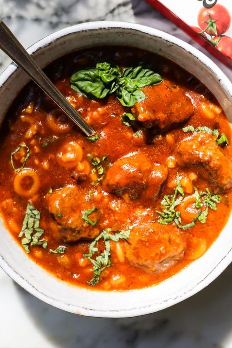 Alright you Chef Boyardee loving 90’s kids- I have a real treat for y’all here with these copycat One-Pot Spaghetti-o’s and Meatballs! Stomach Rumbling, One Pot Recipes, The Defined Dish, Defined Dish, Mediterranean Foods, One Pot Spaghetti, Chef Boyardee, Kid Foods, Keto Plan