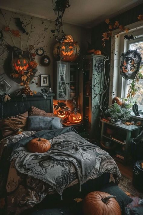 Vintage Halloween Bedroom, Vintage Halloween Aesthetic Decor, Halloween Themed Bedroom, Halloween Bedroom Aesthetic, Halloween Wishlist, Spooky Bedroom, Haloween Decor, Bohemian Witch, Halloween Bedroom Decor