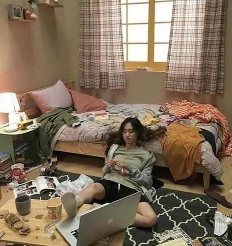 Woman Sitting, Room Inspiration Bedroom, On The Floor, Aesthetic Room Decor, My New Room, Aesthetic Room, Study Motivation, Dream Room, The Floor