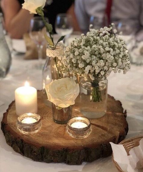 Wood Log Wedding Decor, Log Table Centre Pieces, Log Centrepiece Wedding, Wood Circle Centerpiece, Log Slice Centerpiece Wedding, Centre Pieces Wedding Round Table, Centerpieces With Wood Rounds, Wooden Centre Pieces, Log Slice Centerpiece