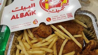 Al Baik : The Best Chicken Broast in Saudi Arabia Al Baik Chicken, Al Baik, Low Calorie Sandwich, Chicken Broast, Broasted Chicken, Ramadan Recipe, Fried Chicken Restaurant, Aesthetic Foods, Fish Sandwich