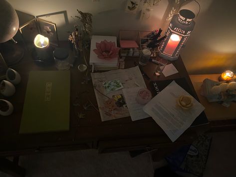 messy desk Messy Make Up Table, Messy Makeup Desk Aesthetic, Messy Computer Desk, Desk Ideas Messy, Kinda Messy Room, Messy Desk, Throw A Party, Yellow Flowers, Desk