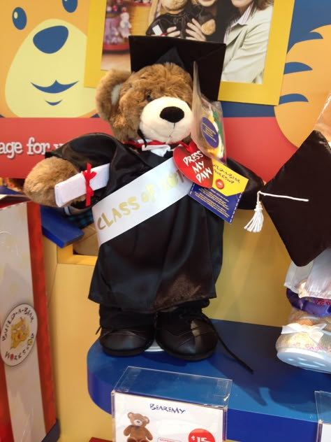 Do you know any Kindergarteners that are graduating this year? This adorable bear from Build-A-Bear Workshop would make a great present! Build A Bear Graduation, Graduation Build A Bear, Senior Year Planning, Senior Board, Senior Year Things, Senior Year Fun, Spirit Days, Senior Season, Diy Graduation Gifts