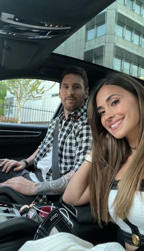 Messi And Antonella Wallpaper, Messi And Antonella World Cup, Antonella Roccuzzo And Messi, Leo Messi And Antonella, Messi And Antonella Old Pics, Messi And Antonella, Antonella Messi, Antonella Roccuzzo Pregnant, Messi And Wife