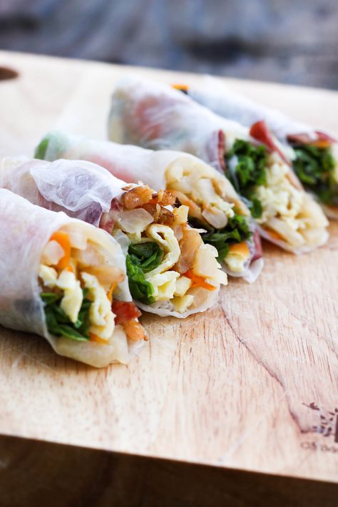 Vietnamese Jicama and Carrot Spring Rolls (Goi Cuon Bo Bia) — Vicky Pham Vietnamese Appetizers, Vicky Pham, Vietnamese Sausage, Goi Cuon, Banh Khot, Vietnamese Egg Rolls, Jicama Recipe, Vietnamese Shrimp, Vietnamese Food Recipes