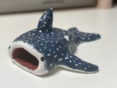 Diy Shark Craft, Cute Clay Ideas Easy Animals, Silly Whale Shark, Whale Clay Art, Shark Out Of Clay, Air Dry Clay Whale Shark, Clay Shark Tutorial, Shark Pinch Pot, Whale Shark Clay Sculpture