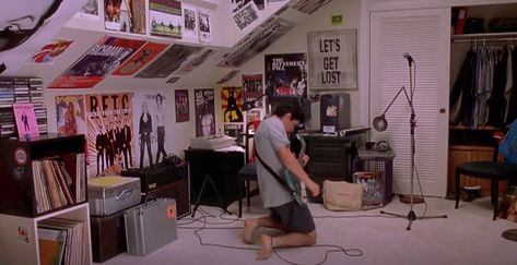 Bring It On 2000, Movie Bedroom, Boy Room Decor, Elvis Costello, Teen Girl Bedroom, Teen Movies, Bedroom Images, Home Theater Speakers