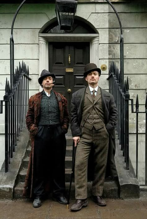 Sherlock Holmes Costume, Sherlock Holmes Robert Downey Jr, History Aesthetic, Holmes Movie, Kaptan Jack Sparrow, Mrs Hudson, Guy Ritchie, Hey Jude, Sherlock John