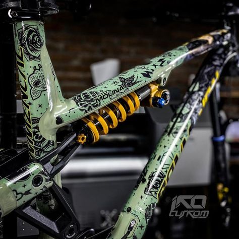 COMMENCAL META. em 2022 | Santa cruz, Pintura quadro Bicycle Paint Job, Bike Restoration, Hardtail Mtb, Bike Artwork, Ebike Electric Bicycle, Mtb Frames, Paint Bike, Mt Bike, Full Suspension Mountain Bike