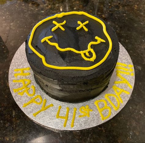 Nirvana Birthday Cake, Nirvana Birthday, Nirvana Cake, Wallpaper Marvel, Almond Cake Recipe, Rock Aesthetic, Golden Birthday, Almond Cake, Buttercream Icing