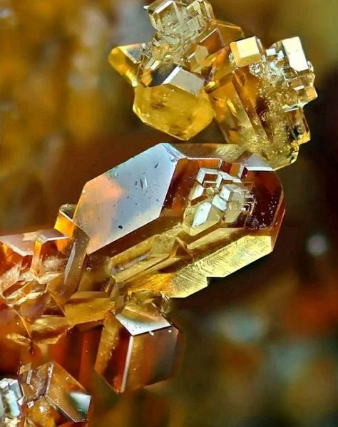 Exploring the fiery allure of Hessonite Garnet from Aosta, Italy. 🇮🇹💎 #ItalianGems #GemstoneDiscovery #MineralTreasures Aosta Italy, Rainbow Rocks, Mystical Jewelry, Beautiful Stones, Hessonite Garnet, Semi Precious Gems, Beautiful Rocks, Minerals And Gemstones, Rocks And Gems