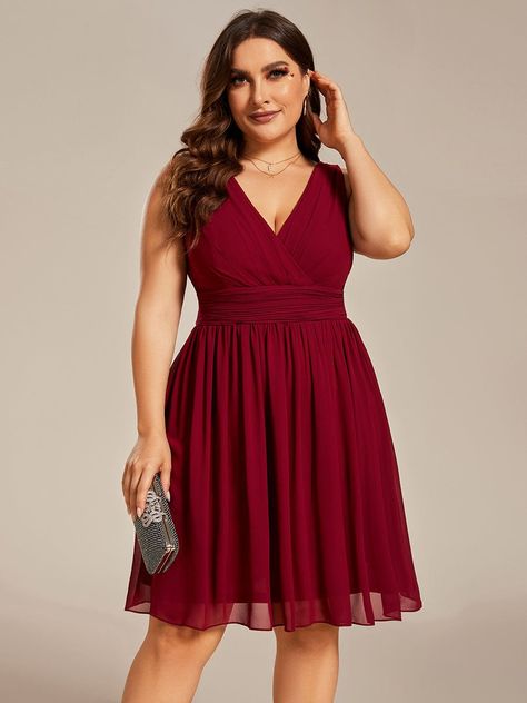 Women Sleeveless V Neck Short Bridesmaid Dress skimpy dresses, popover dresses, neoprene dresses #dressesbyrusso #dressesfornights #dressesforme Plus Size Semi-formal Dress, Plus Size Dresses To Wear To A Wedding As A Guest, Short Pretty Dresses, Wedding Puglia, Short Dress Plus Size, Plus Formal Dresses, V Neck Bridesmaid Dress, Maid Of Honor Dress, Short Bridesmaid Dress