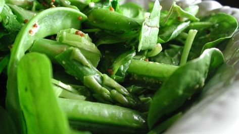 Greens Salad (Shamrock Salad) Recipe - Food.com Baked Corned Beef, Cabbage Varieties, Irish Dinner, Irish Recipes Authentic, Parsley Recipes, Irish Foods, St Patrick's Day Food, Irish Recipes Traditional, Greens Salad