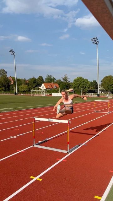 Track And Field Aesthetic Hurdles, Track Hurdles Aesthetic, Track And Field Hurdles, Hurdles Aesthetic, Athletics Aesthetic, Track Hurdles, Track Szn, Hurdles Track, Running Athlete