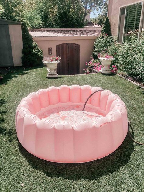 Cutest Adult Inflatable Pools: Where to Find Them (IN STOCK) Pink Kiddie Pool, Temporary Pool Ideas, Inflatable Pool Ideas Backyard, Pool Designs Backyard, Temporary Pool, Family Inflatable Pool, Family Lounge Pool, Pool Inflatables, Swimming Pool Design Ideas