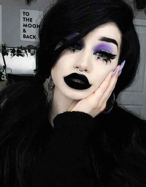 Gothic Purple Eye Makeup, Goth Makeup With Glitter, Purple Goth Eye Makeup, Purple Goth Eyeshadow, Gothic Barbie Makeup, Goth Mermaid Makeup, Purple Emo Makeup, Romantic Goth Makeup Ideas, Goth Prom Makeup