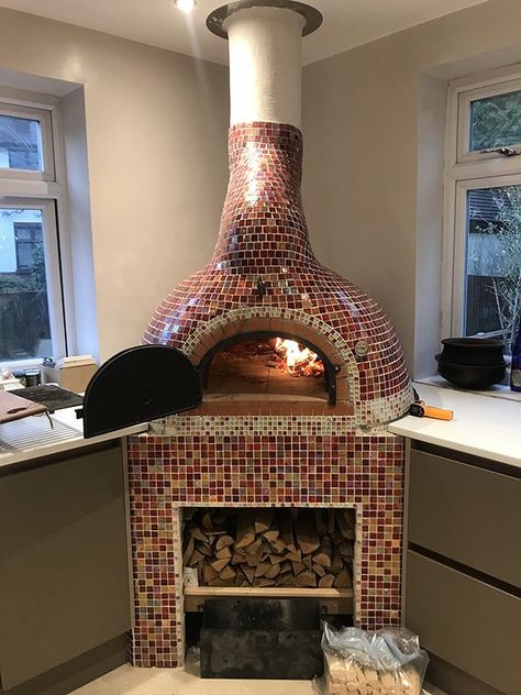 Wood Fire Oven In Kitchen, Outdoor Wood Fired Oven, Tiled Pizza Oven, Pizza Oven Mosaic, Pizza Oven In Kitchen, Terracotta Pizza Oven, Pizza Oven Restaurant, Pizza Oven Design, Wood Fire Oven