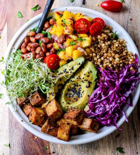 Nápady na veganské Budha Bowl (bez oleja + bez lepku) – simplyceecee.co Vegan Bowl Recipes, Pasti Fit, Buddha Bowls Recipe, Vegan Buddha Bowl, Healthy Bowls Recipes, Healthy Bowls, Bowl Recipes, Vegan Bowls, God Mat