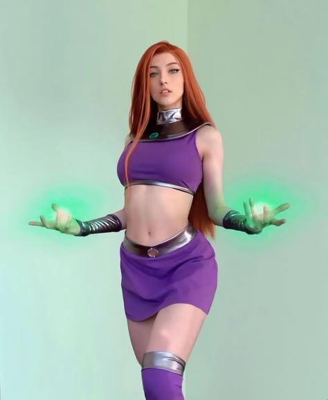 The Star. The Fire. The Live. The Wire. 🌟🔥👽 @shikarakumi as Starfire #Starfire #KoryAnders #Koriandr #TeenTitansGo #TeenTitans #Titans #YoungJustice #Robin #BeastBoy #Cyborg #Raven #DC #DCComics #DCUniverse #StarfireCosplay #TeenTitansCosplay #DCCosplay #CosplayersOfInstagram #CosplayersOfIG #Cosplayer #Cosplay #RedHead #PinUp #Superhero #Comics #Alien Starfire Sister Costume, Robin Cosplay Teen Titans, Starfire And Robin Costume, Star Fire Costume, Redhead Costume Ideas, Starfire Halloween Costume, Starfire Halloween, Redhead Halloween Costumes, Redhead Cosplay