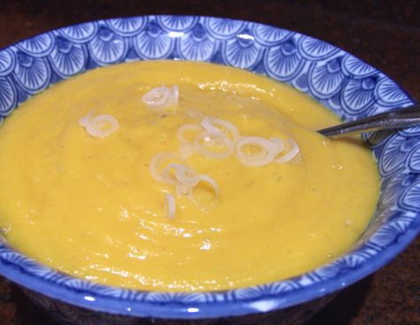 Sweet Potato and Lemongrass Soup Dairy Free Soups, Irish Soup, Lemongrass Soup, Yam Or Sweet Potato, Dairy Free Soup, Jalapeno Pepper, Pepper Salt, Food Soup, Soup Chili