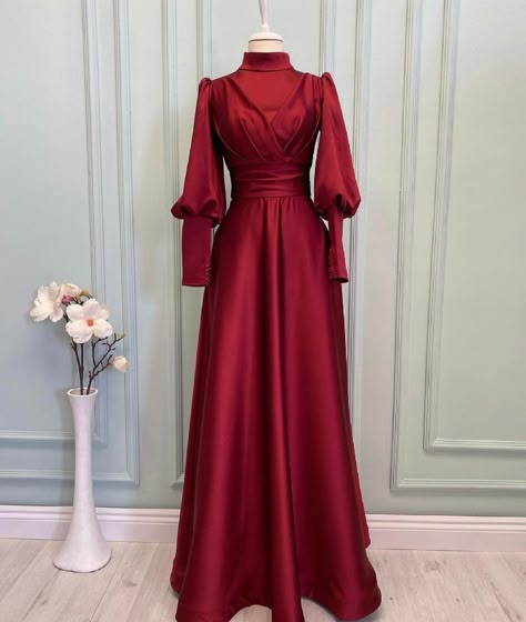 Christmas Dress Ideas For Women, Hijab Look, Soiree Dress, Muslim Fashion Hijab Outfits, Women Dresses Classy, Fancy Dresses Long, Red Evening Dress, Muslim Fashion Dress, Muslim Fashion Outfits